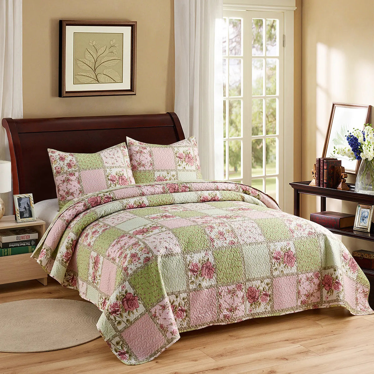 Floral Patchwork Quilt Set in Pink and Green
