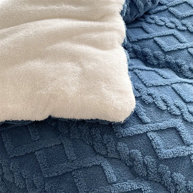 Blue Cable-Texture Fleece Comforter with White Lining
